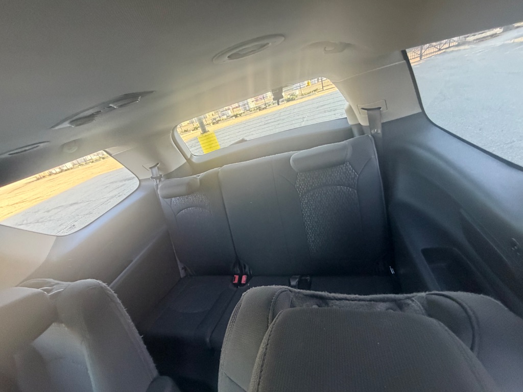 2012 GMC Acadia SLE - Photo 8