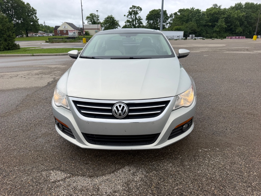 2009 Volkswagen CC Luxury's photo