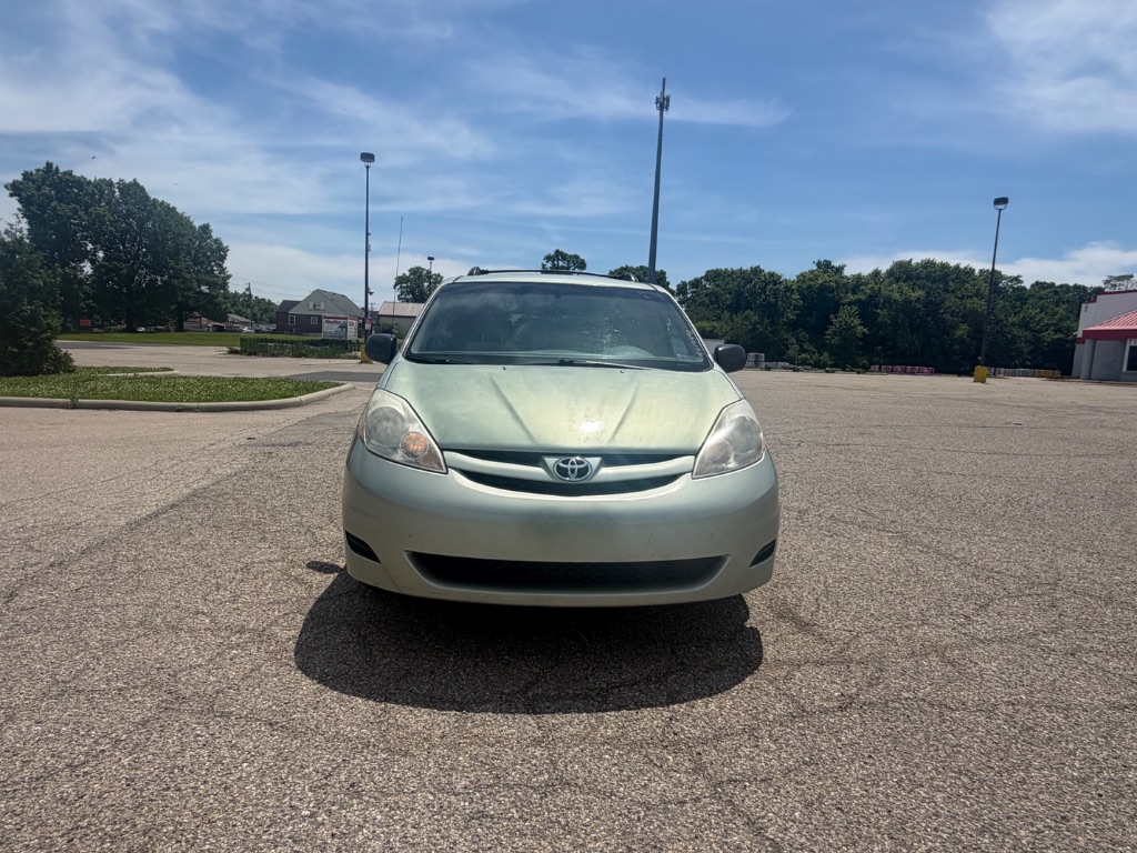 2008 Toyota Sienna CE 7-Passenger's photo